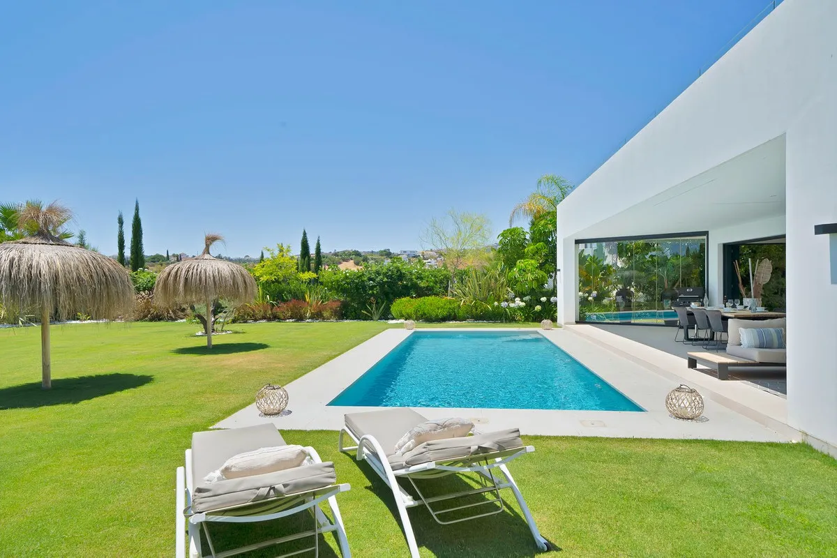 f144a0fc-a33c-4da1-a44a-f307a305d7fe