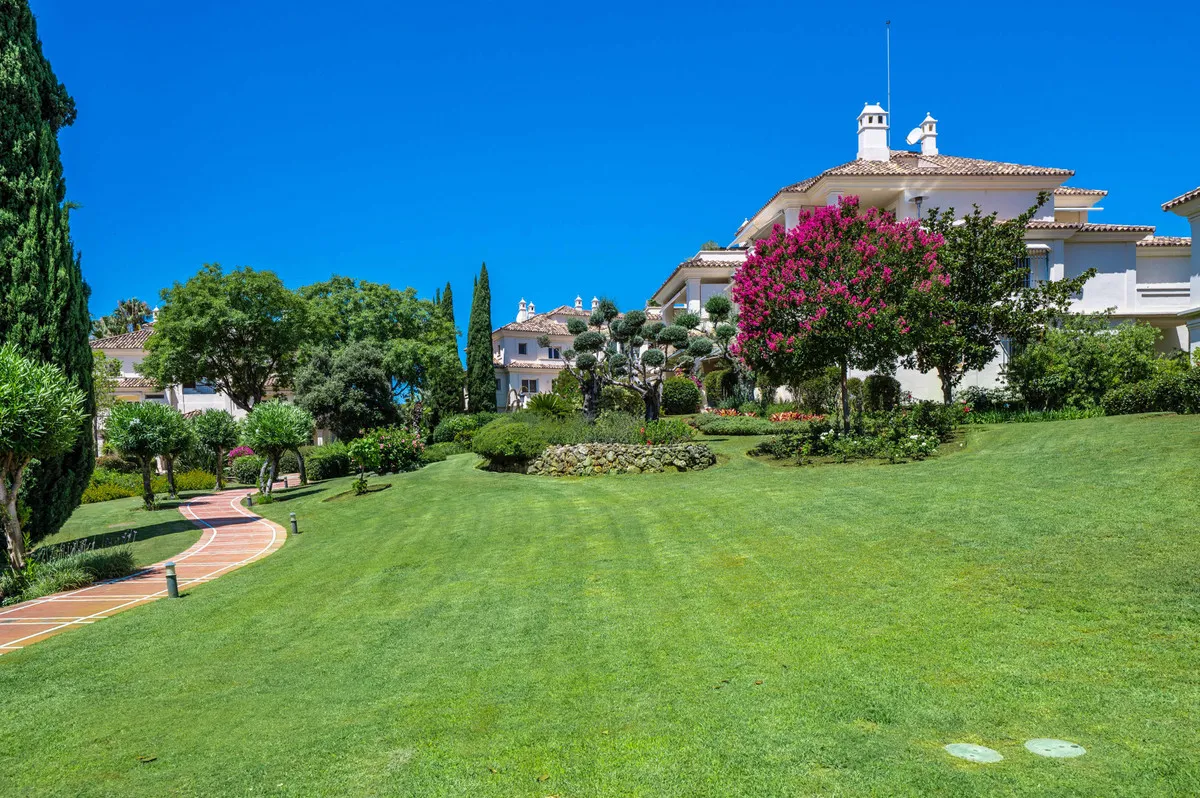 7f733bf2-0005-4ef3-9189-45e0d6775cee