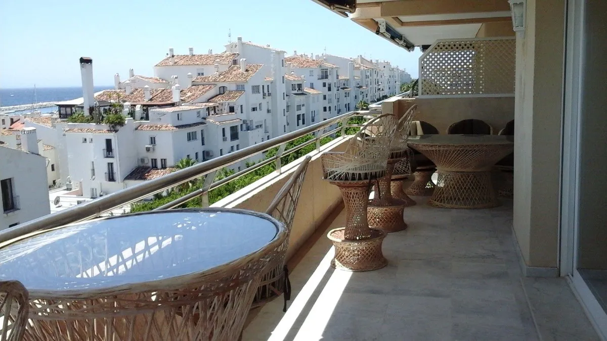 c6064bf0-1b25-4e9c-a03a-3339a2b28584