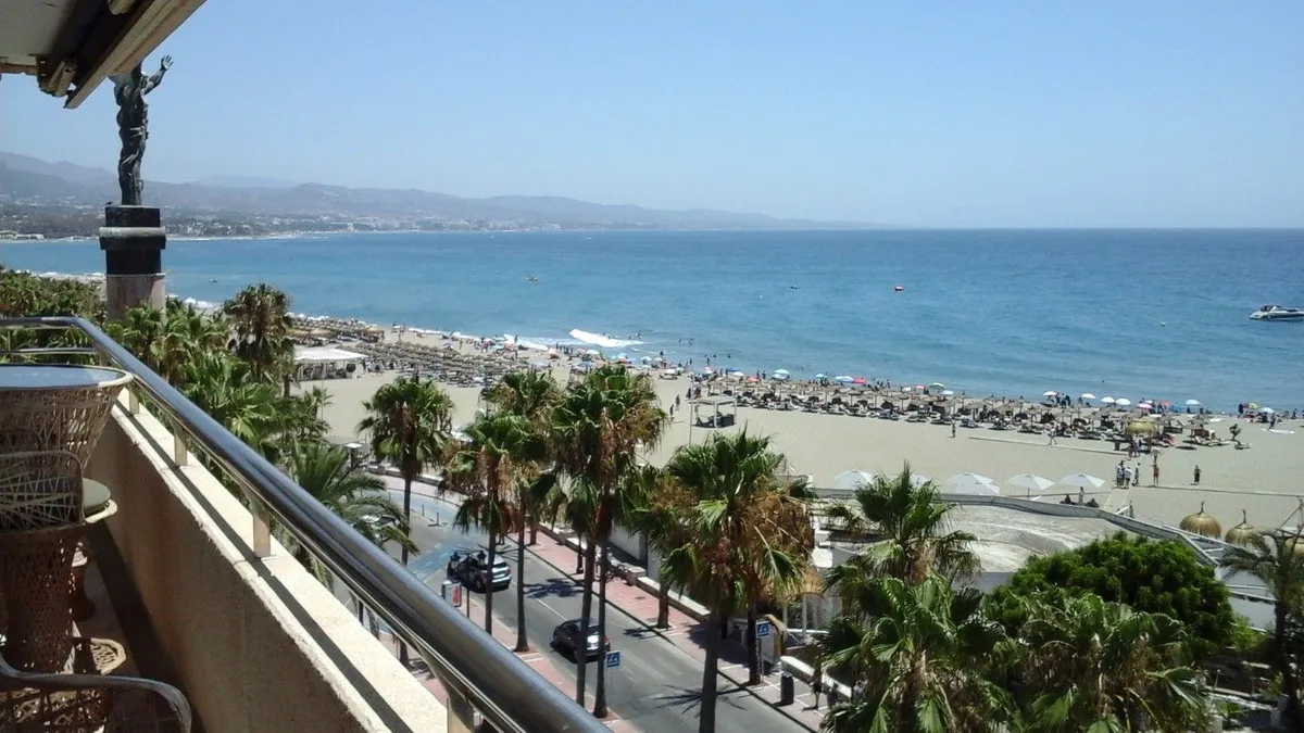 deca5fcb-e9cb-4dd0-85c2-50e568d2a7c8