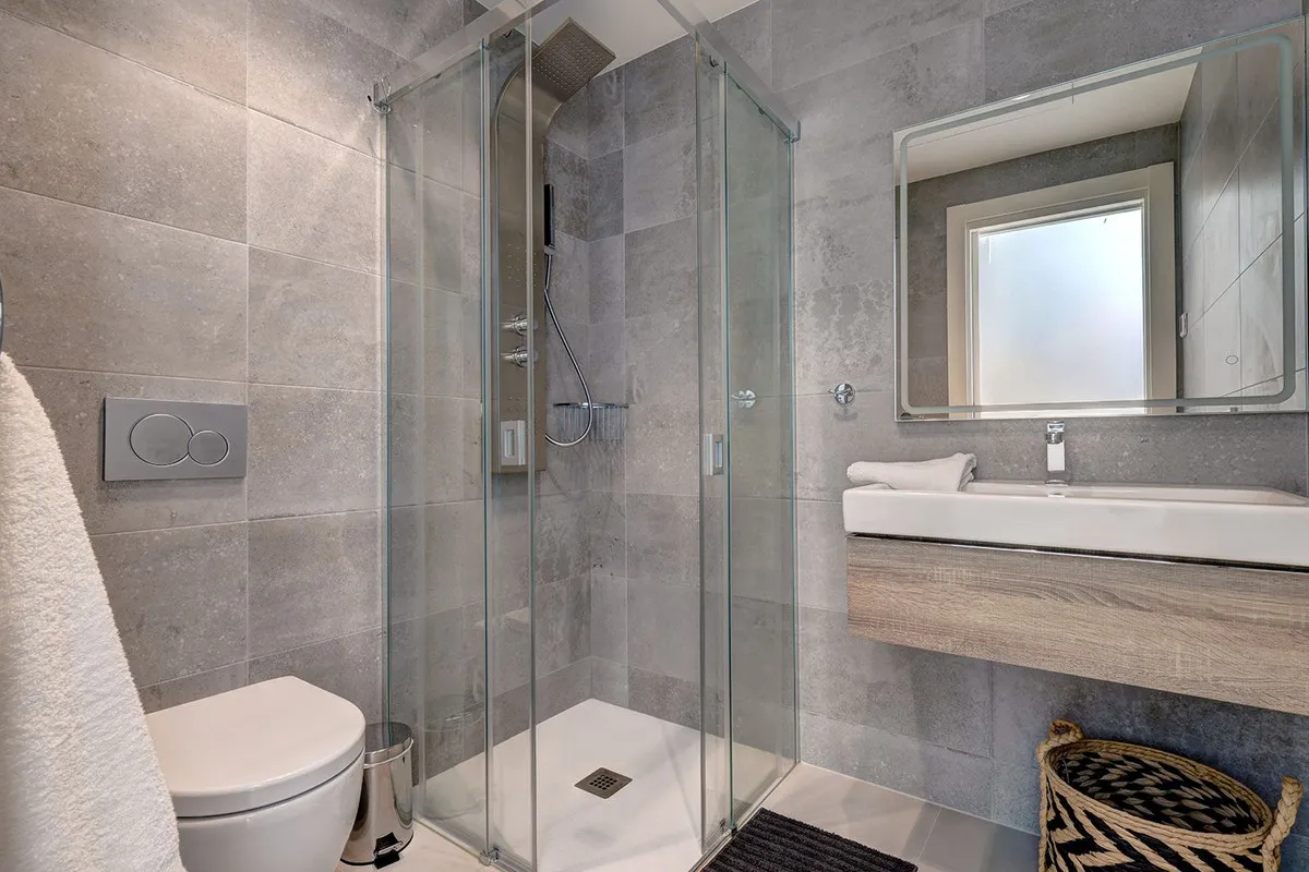 e2a9455b-4309-4793-805d-749bcc1e670f