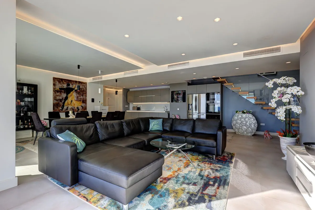 e4e93528-fe14-47aa-a008-265d5ffcfd23