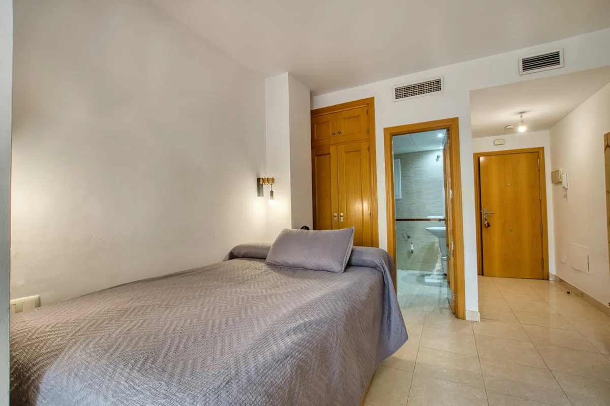 9d9f0fc6-2f8a-4b79-a0b5-de498b152b25