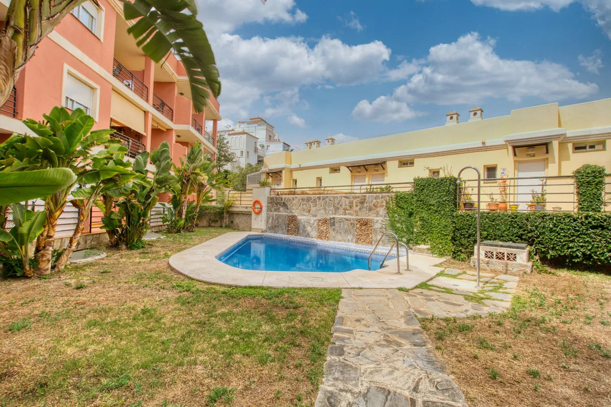 a4323533-f5b2-4cfd-9dbe-8387434ab52c