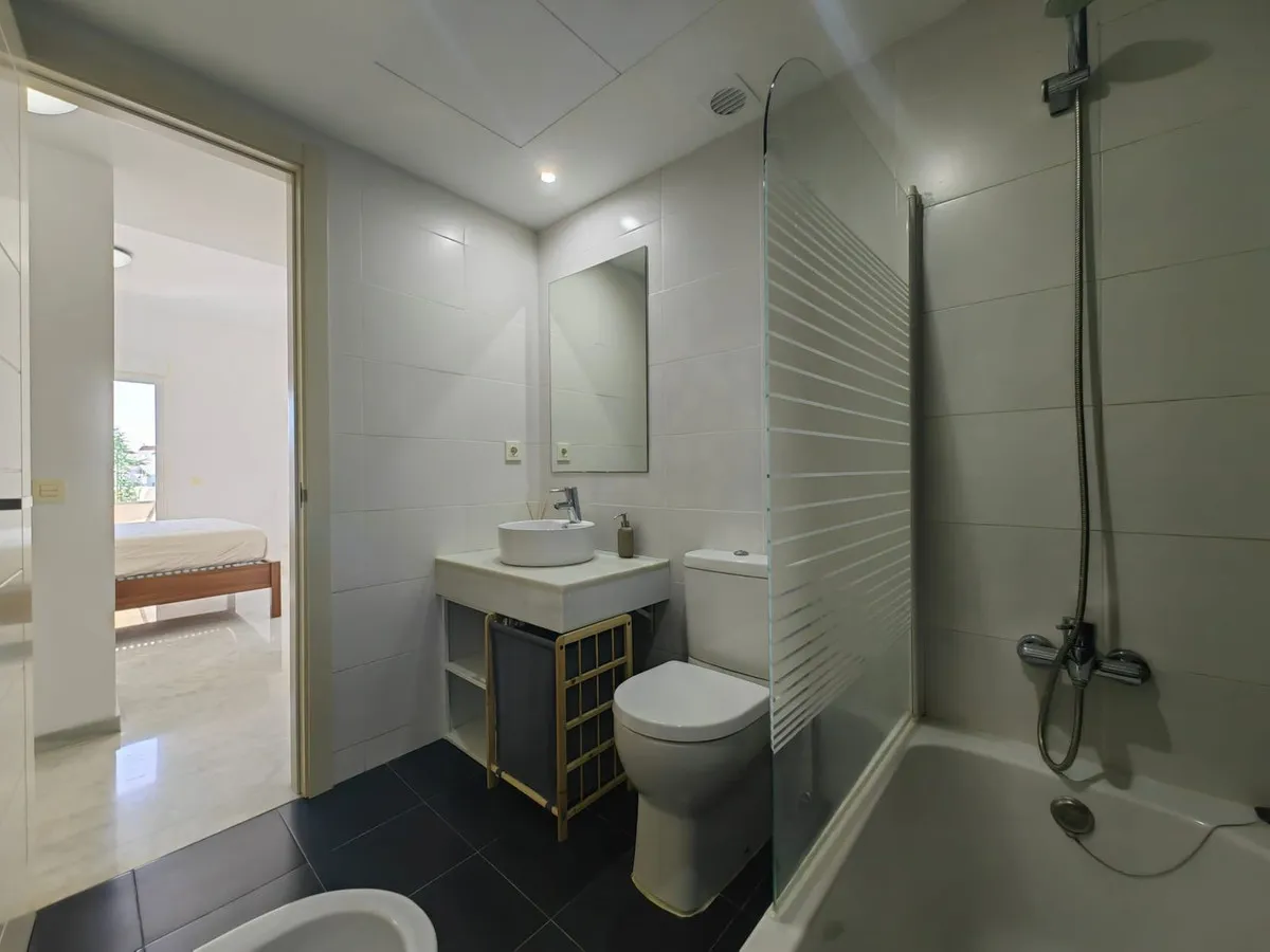 3ae27eab-a0f4-480b-b5da-e675a29d1893