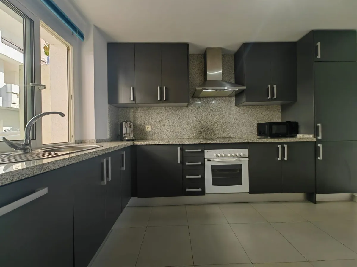 f8b7c9fb-cb10-436d-92b0-3e92be196693