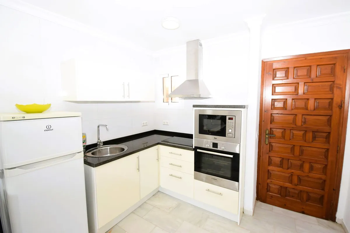 c4fa476f-cde5-4e60-a1c1-9404ad4134dc