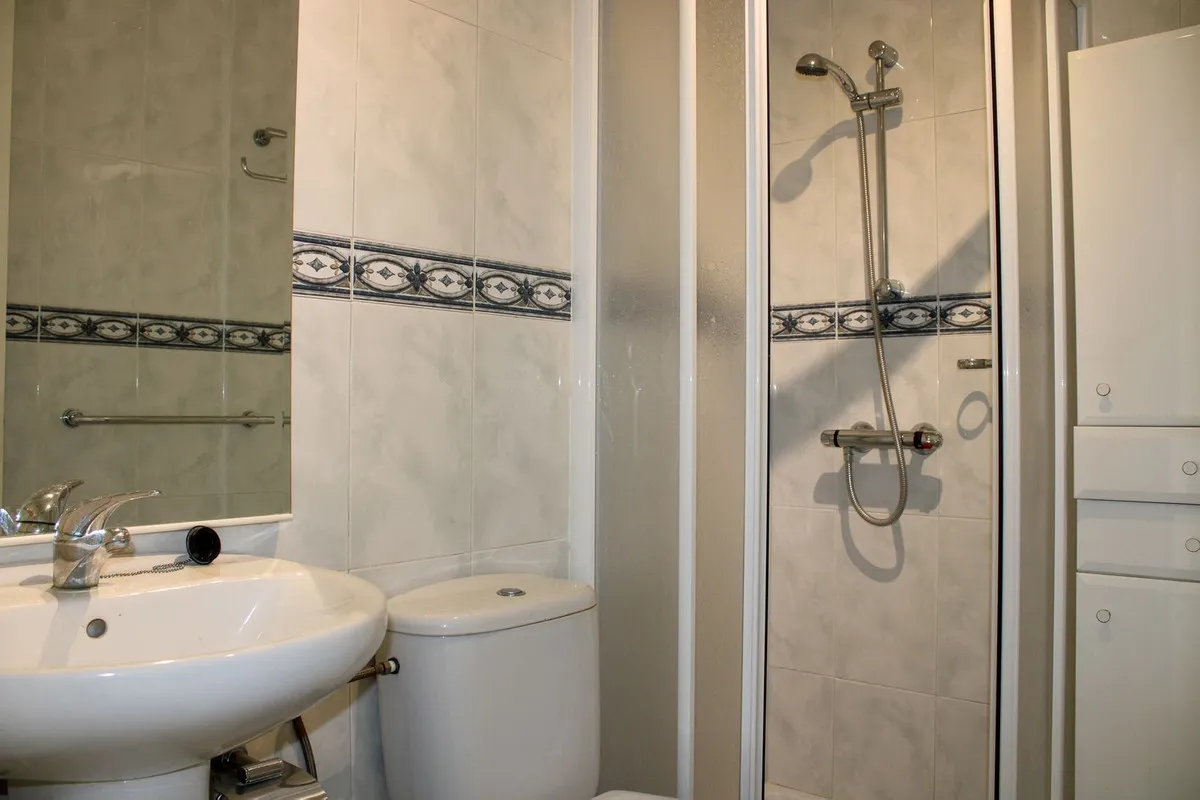 42063bc3-98e9-4b40-ac45-583c034c0b7e