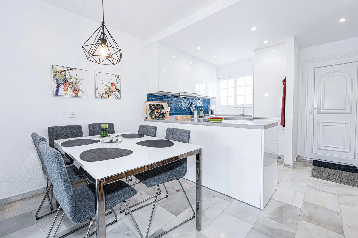 f8e2a1c0-d10f-4b0a-9682-454936e00b12