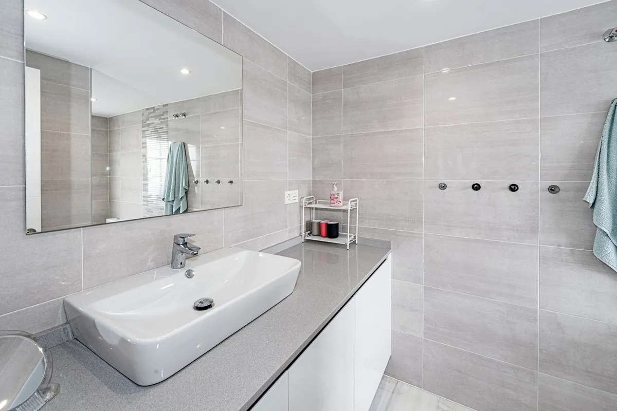 fd6b2baf-7b28-4395-af71-cd4364f23379