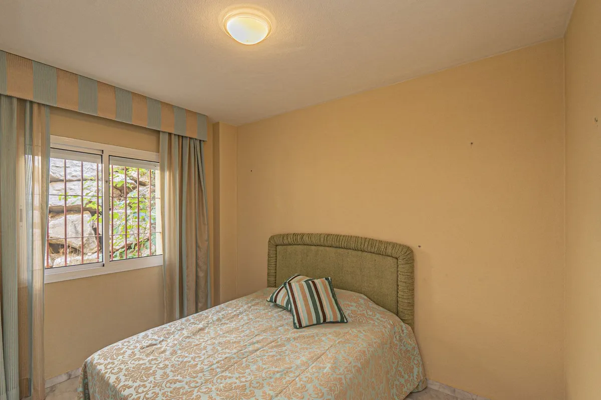 a2f40799-1b98-467a-8d25-7861e50a184a