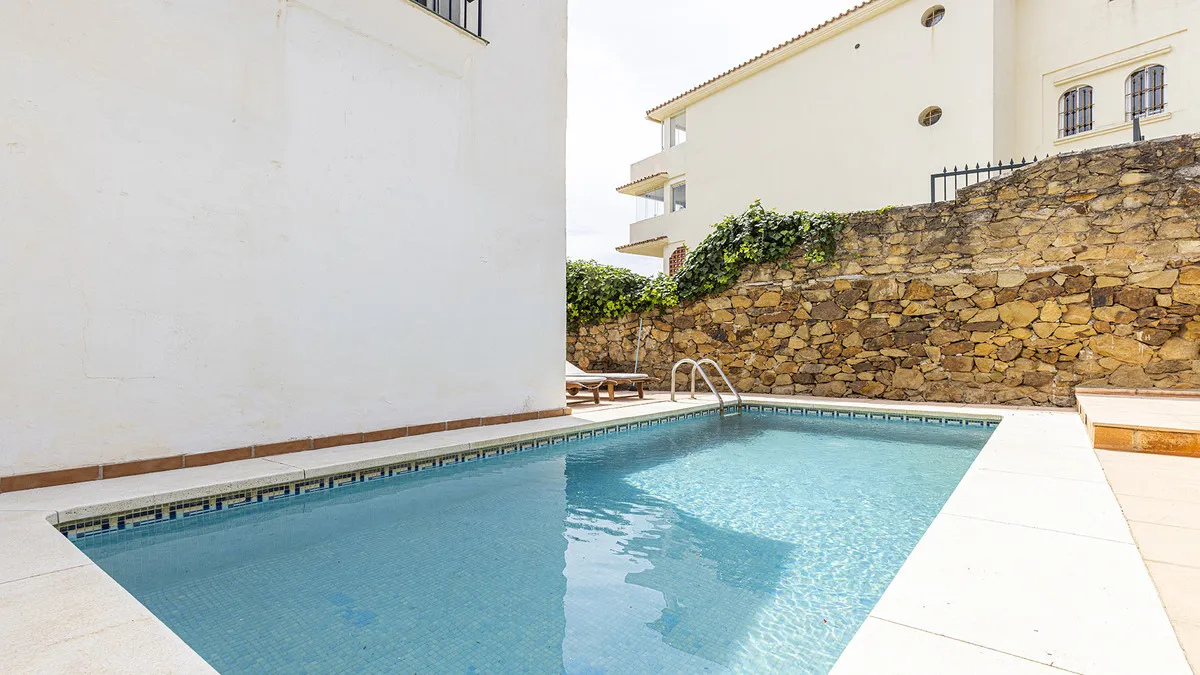 053887e4-9e33-435c-aad7-3adf71a15bad