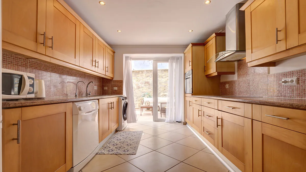 0ad087cc-0f4a-4537-ba7d-2df851141462