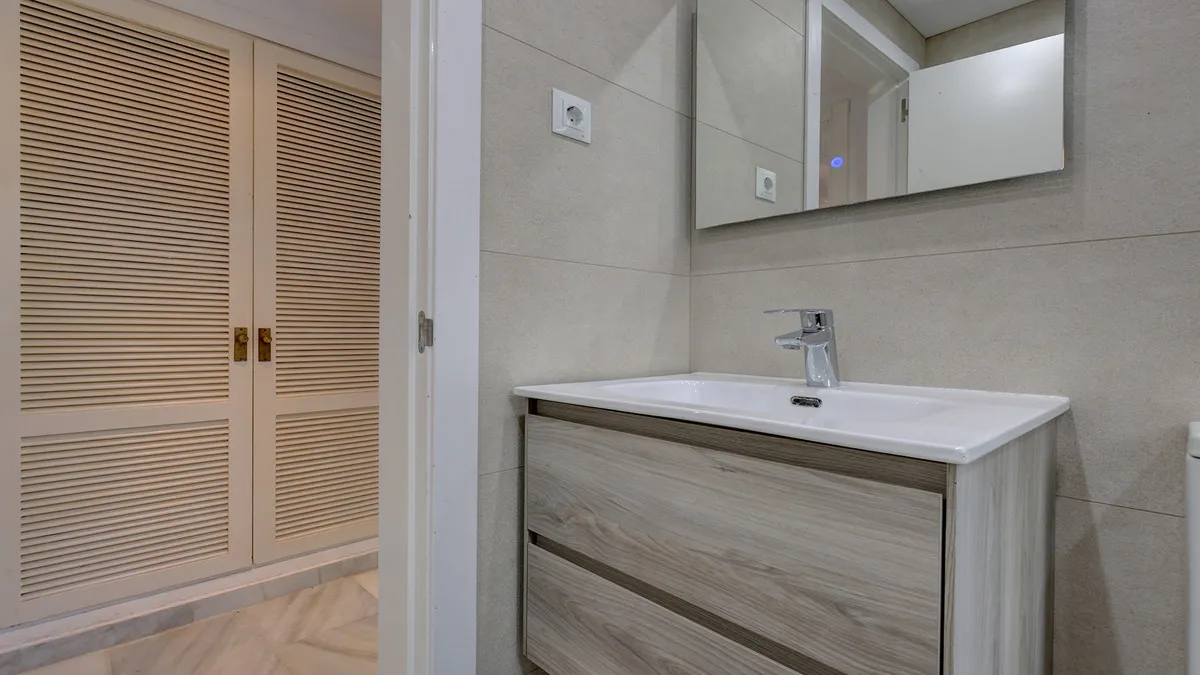 17faa194-7993-4efd-a8a1-e0ef784c80a9