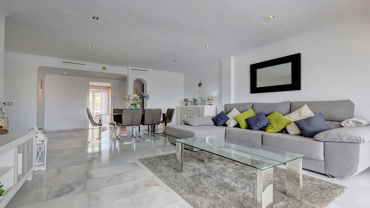 28551708-845c-4dd2-914f-2e51a3d43207