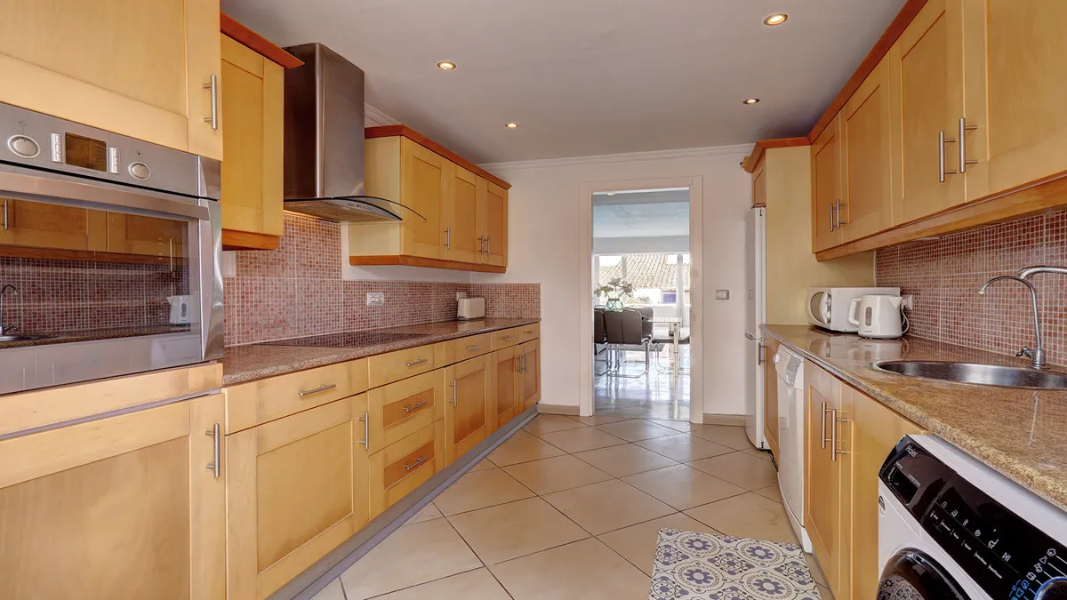 4babefc4-a388-4e4d-8f0b-9551f9c34371