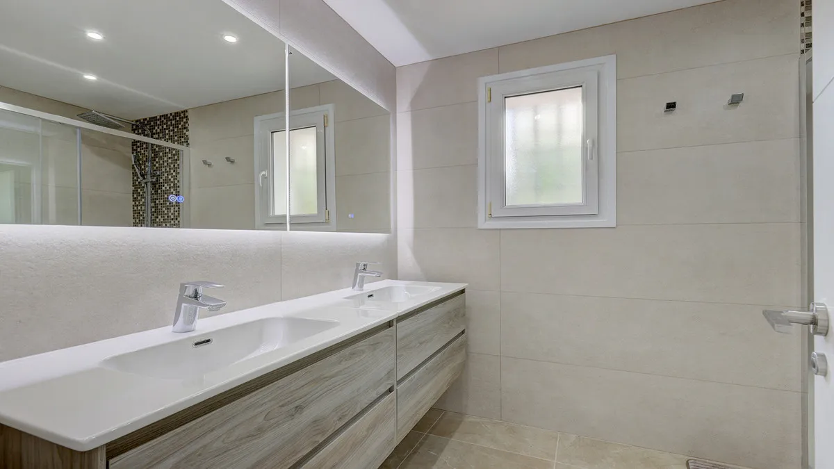 e859d484-54a6-4e63-9b07-8954915326ea