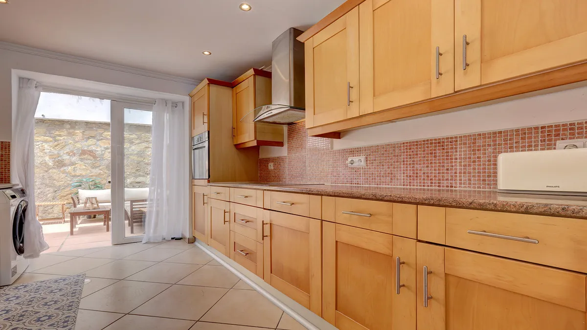 f383a2d7-aa7c-4613-a712-1f2b6209f6d6