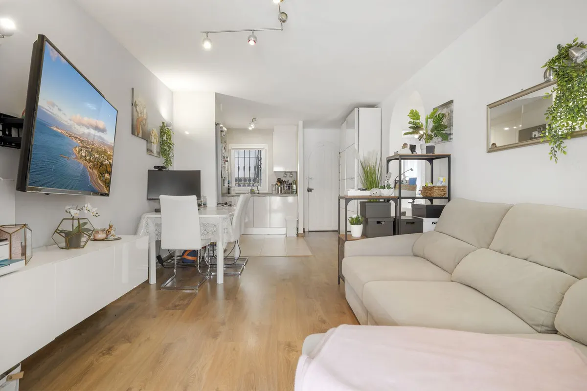 bfb914f4-78b8-415a-a714-b5e289a62891