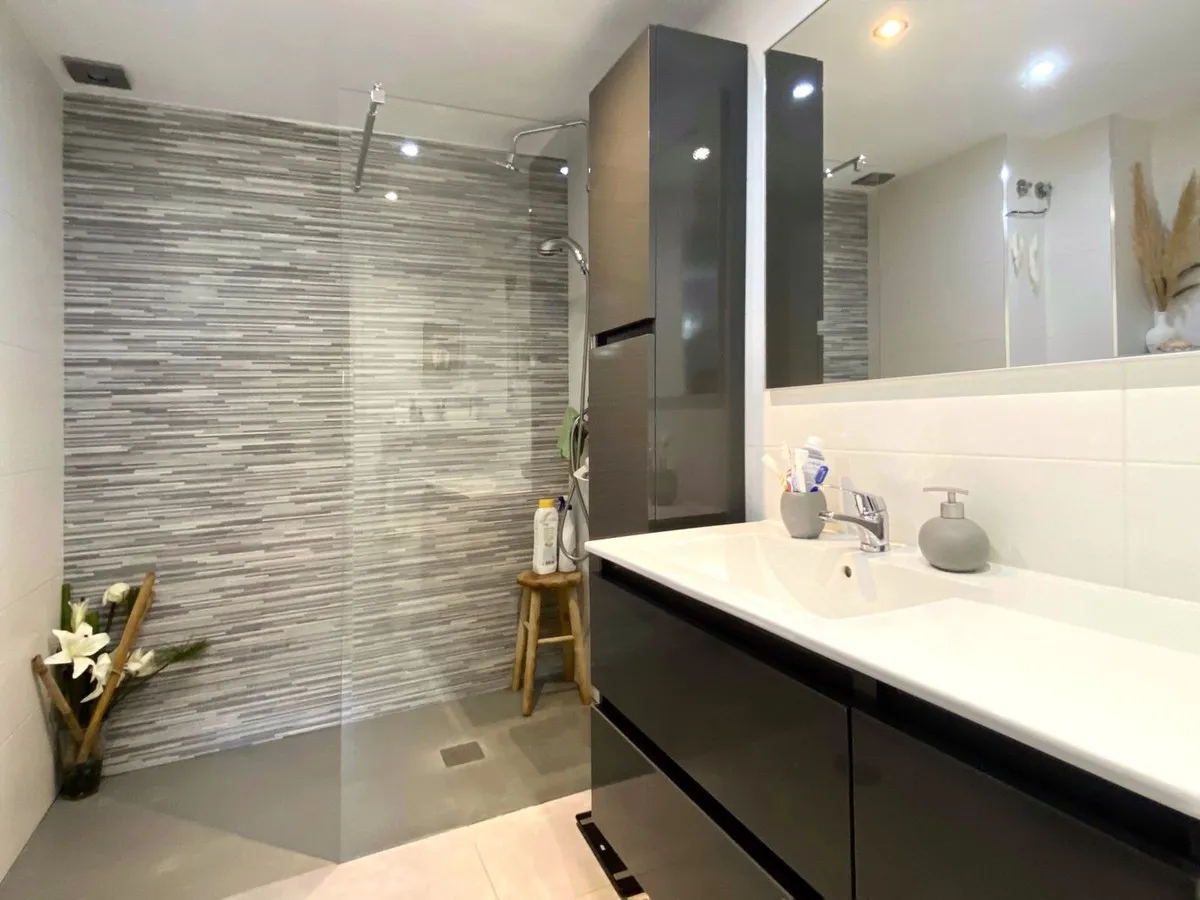 a13034d7-06ba-4427-8447-10897d43133c