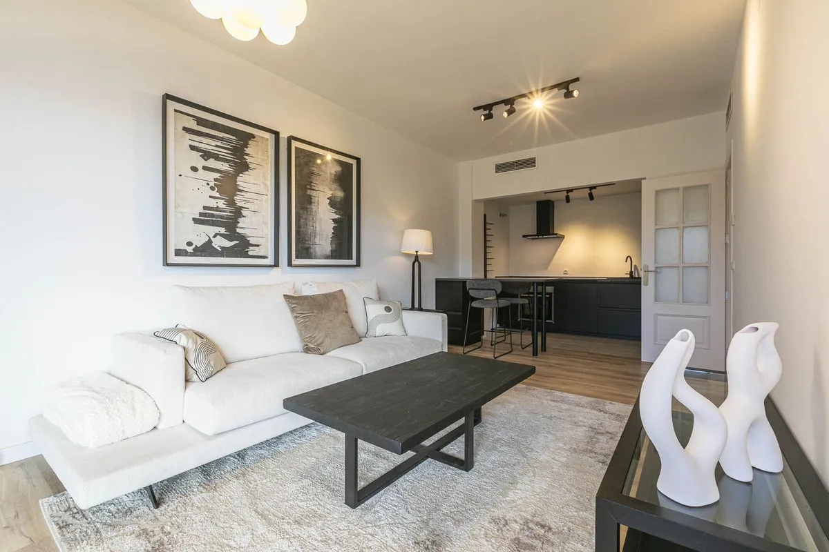 c5e383db-1d3f-485f-a5da-e932db0b9701