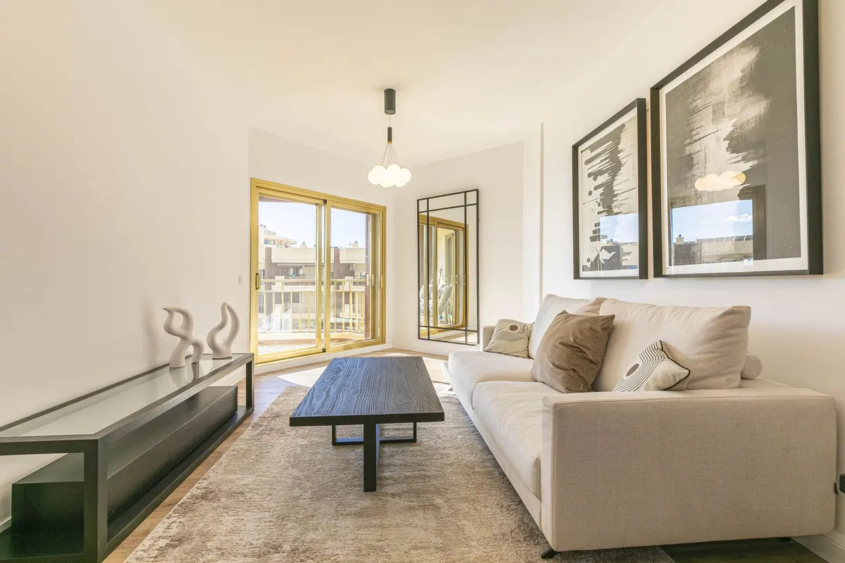 db683430-7cf0-4f8f-95c8-8940e3fd068f