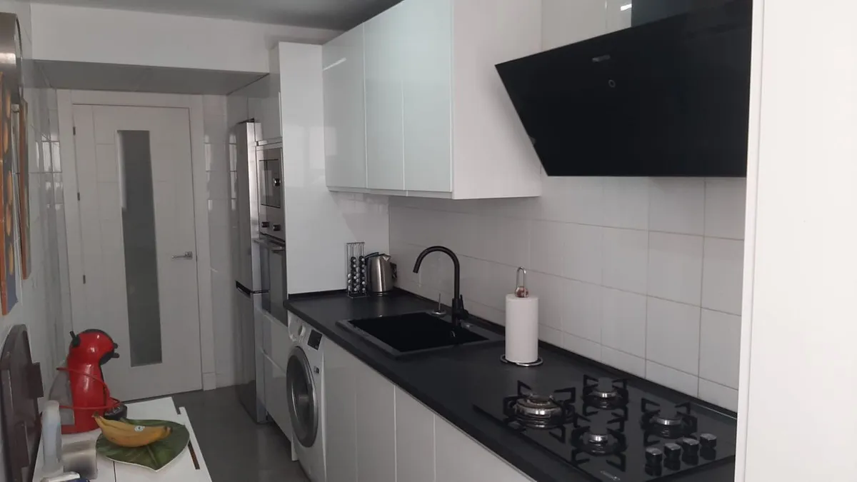 af8dd6f4-64b4-478b-9424-3541ec5a19fe