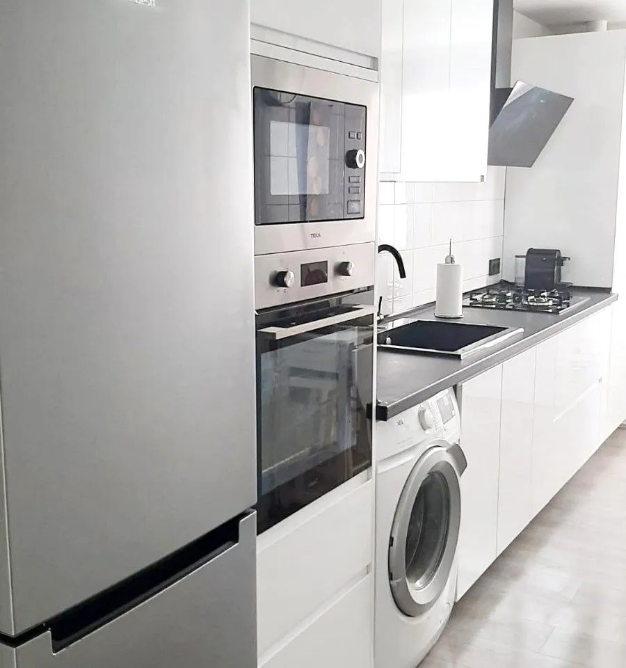 b2fe6e7a-1bec-4f3b-9531-e8d9325df3e9