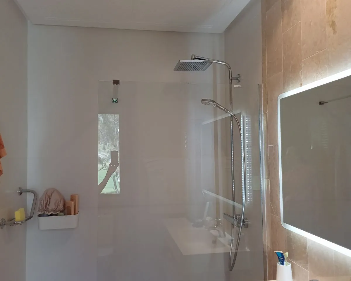 6ff16afd-12f7-4012-8e50-3aff7bf4be19