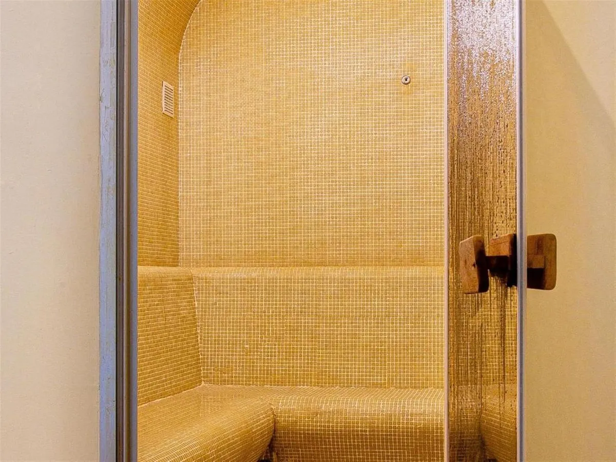 b539564d-30b0-41b1-a536-aa242f19a856