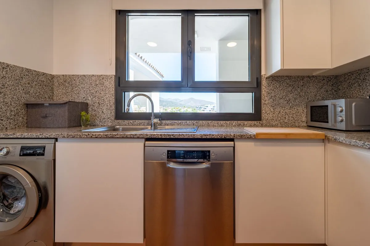 1dd0573d-b80d-4f1d-adbb-505d1e467ac2