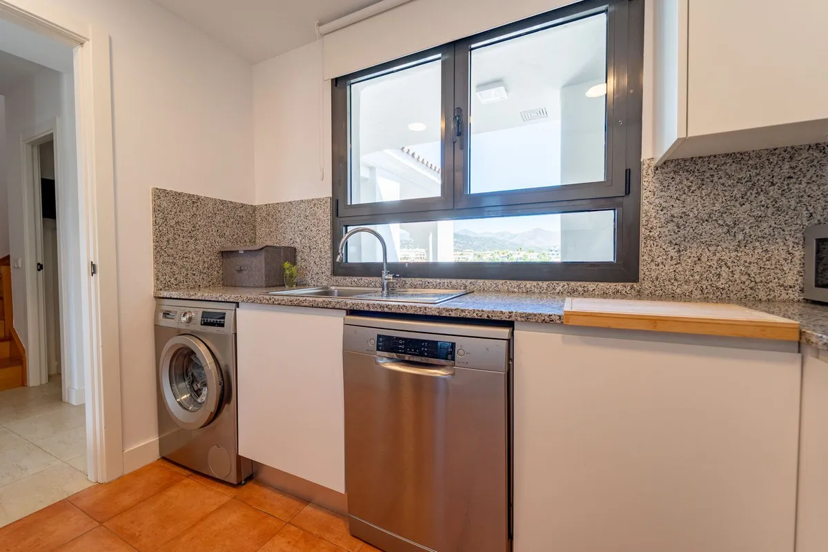 3fcc83ae-fe3a-4d94-81c2-2243828e0da3