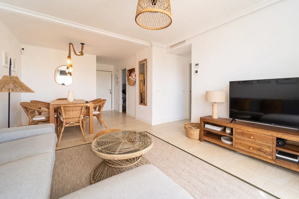 93d62bd8-d738-4838-9c46-a762e904d273