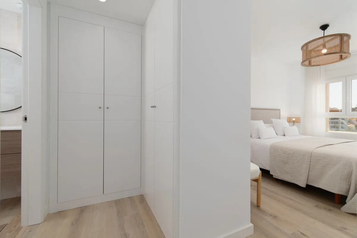 d8bdcbb0-b147-48a2-b315-9b0e89bab140