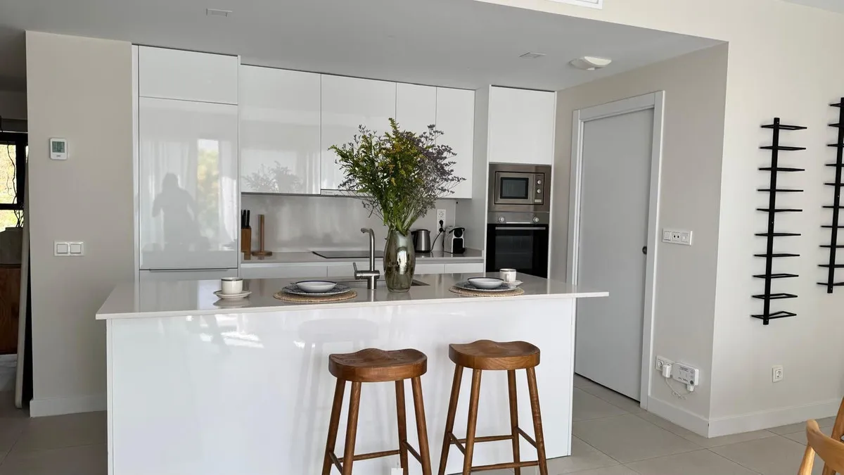 8f3ac44a-0f97-450d-a871-f544e3cbfaed