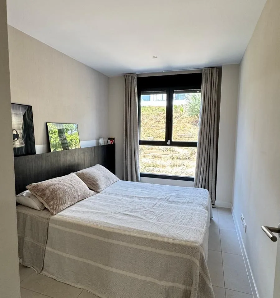 e4a4ba91-c4a0-4619-b5c0-8e67d32f9482