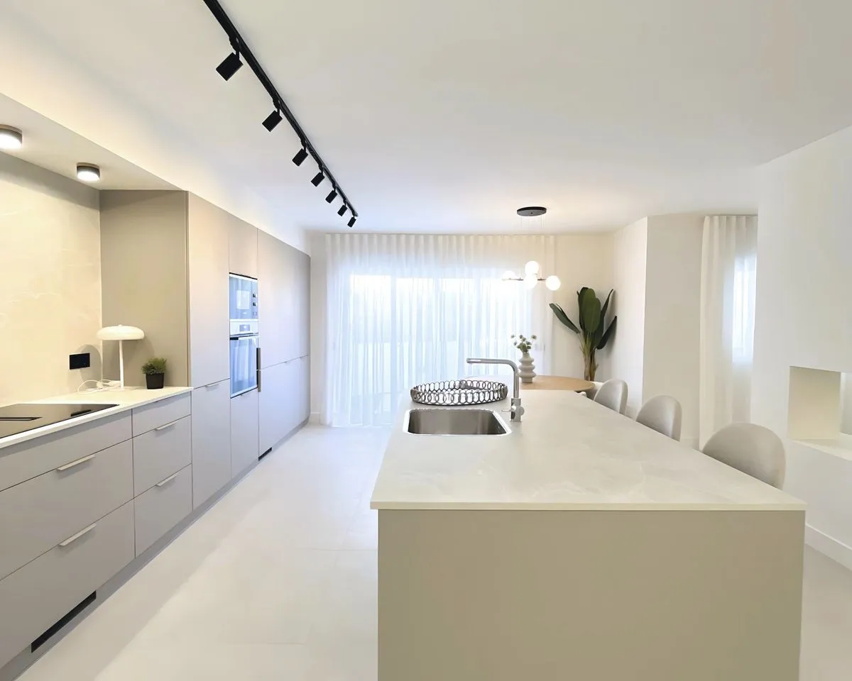 5d6f1cba-9a82-40f2-b692-eb6fffd705cc