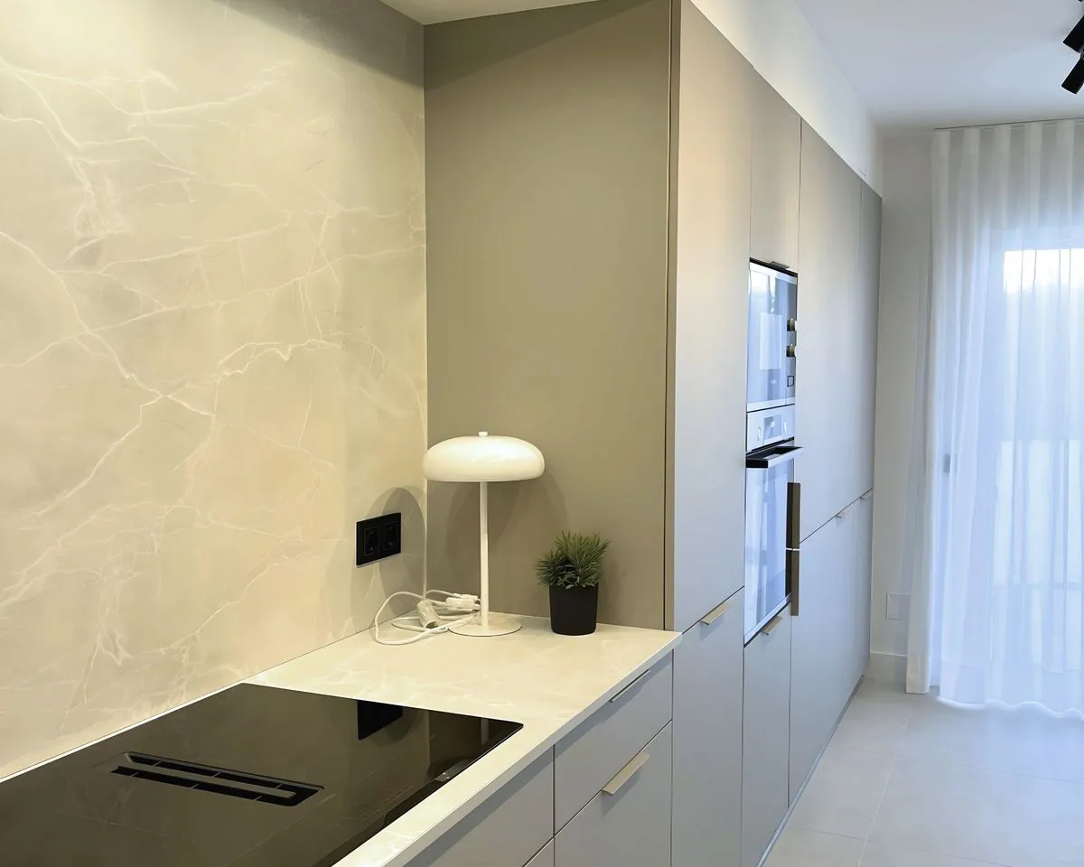 6b9402e3-e6d7-4793-b838-46d8272e50f7