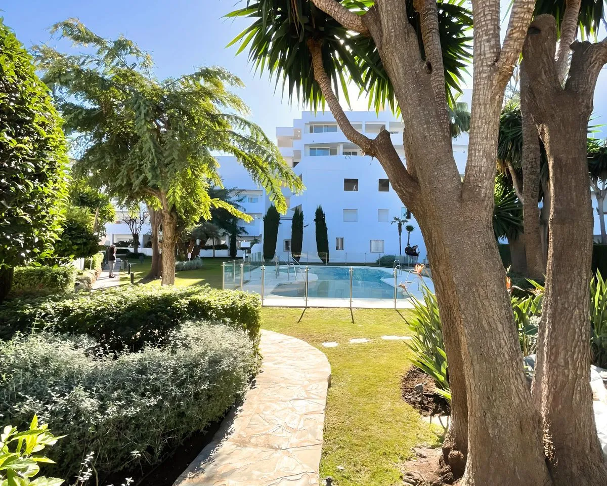 a3d62000-5c40-4971-971a-c817433ba2a0