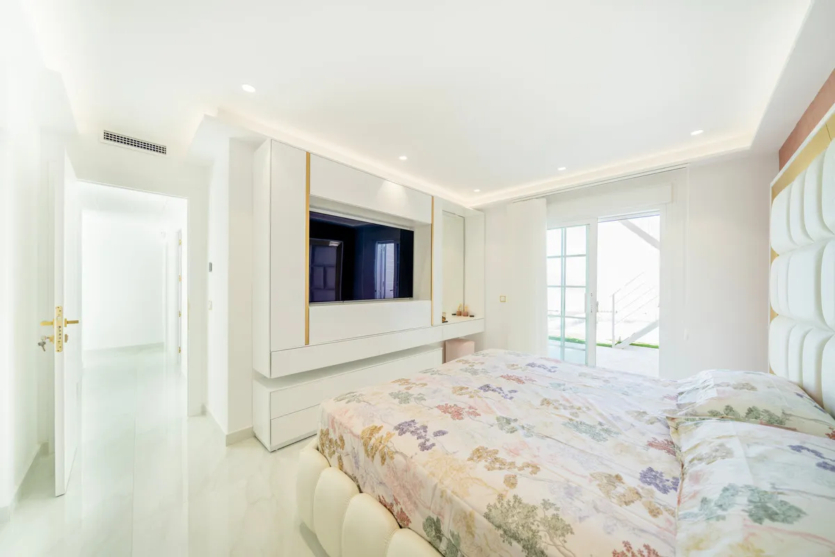 01129e89-0907-4895-8885-8a00681ccd3c