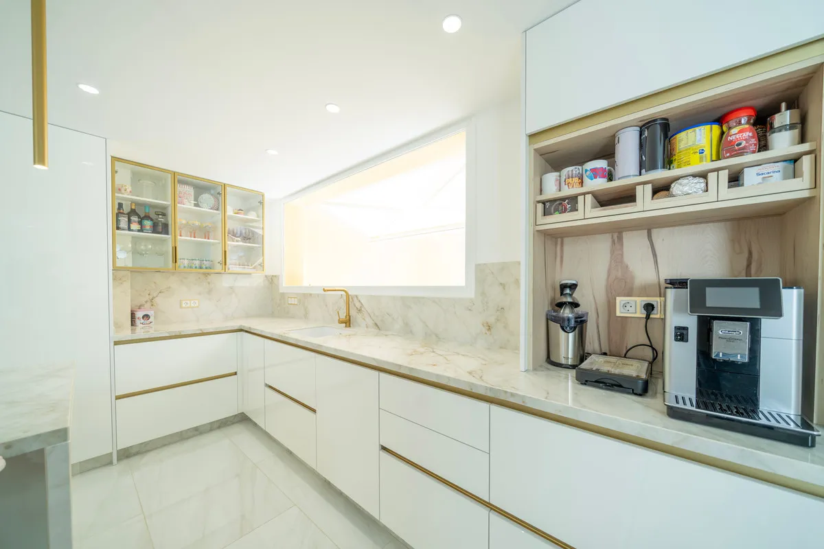 fefe17e1-c89a-44d4-a5f1-1f785679f6a0