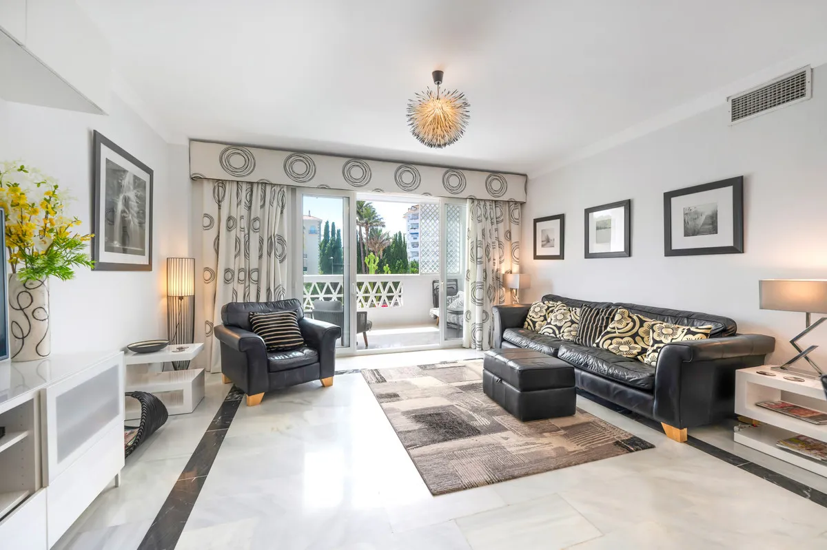 204a1b78-d4d3-47bd-b01f-b21e663eb180