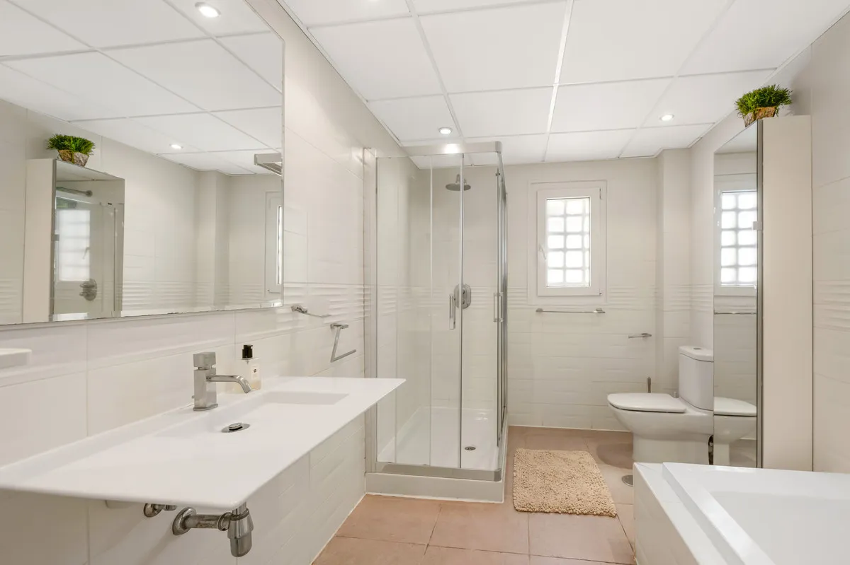 3b5a3b39-5f6f-4276-9cb7-e781e062c0db