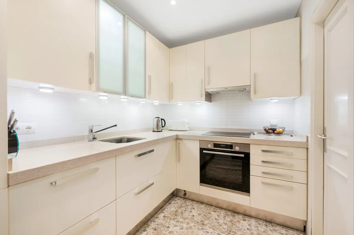 6d53852c-caae-4a5b-ae7d-2f70ae2d4fab