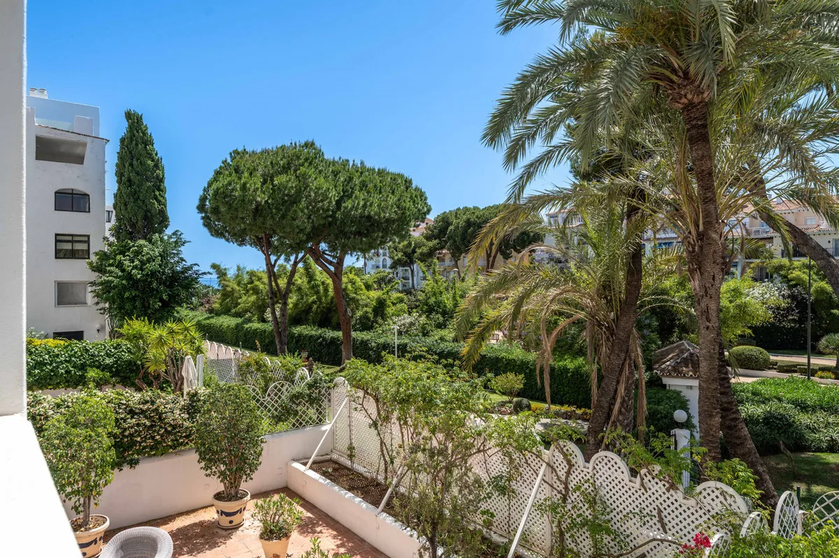 7e4086c4-e3fc-45d9-bfa8-75248351aeb6