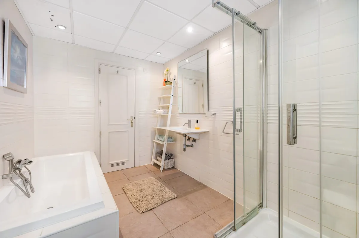 9e779c1b-61d4-4738-9a44-92a764f414fb