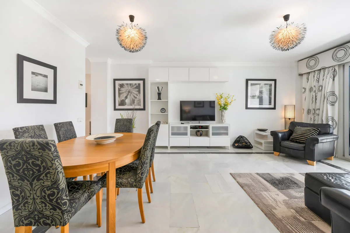 b7f20063-bbff-4585-8cf7-5ca8c9772e5f