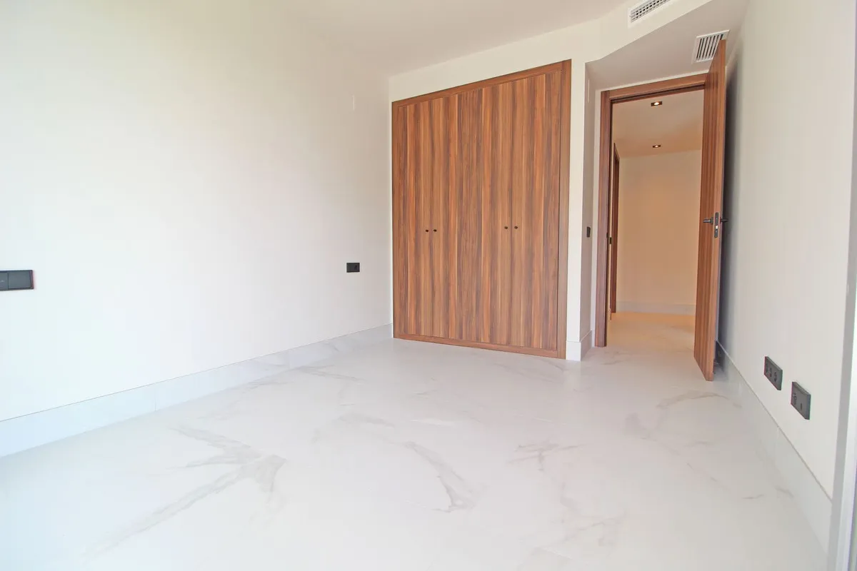 2e330354-5f75-4210-88ac-0263abf7314b