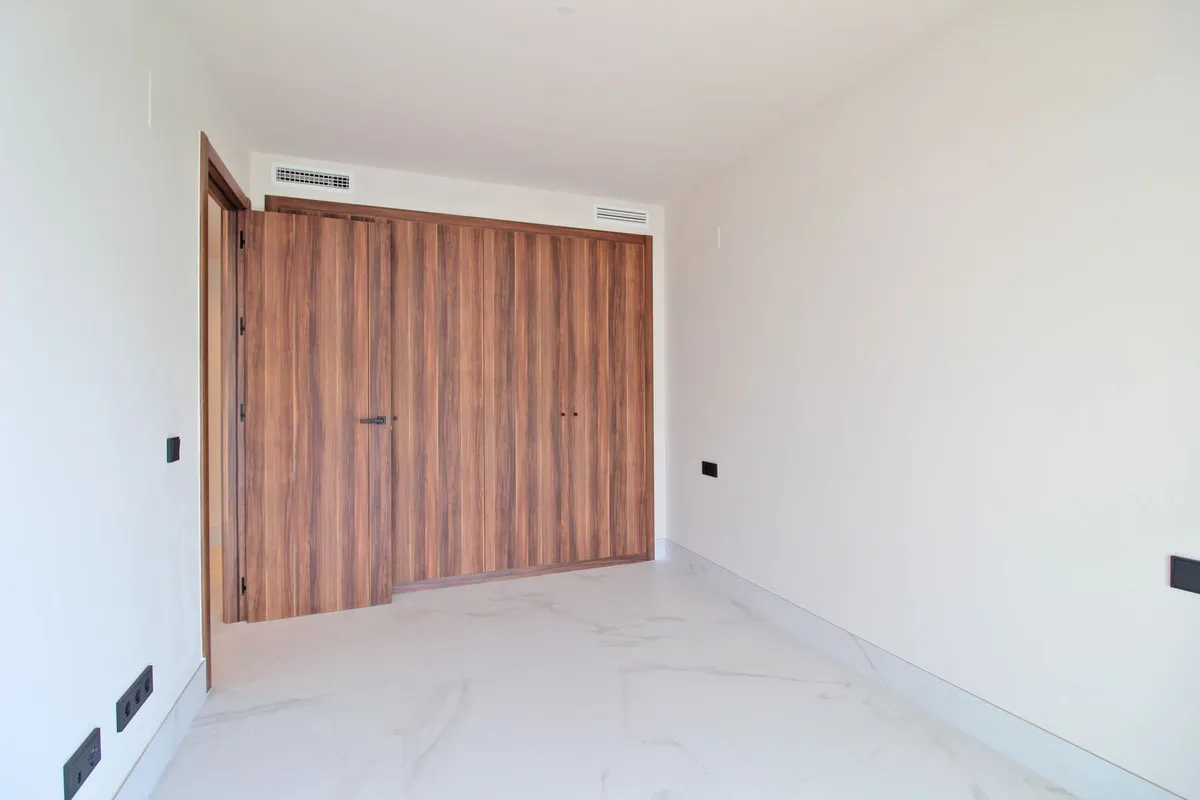 3742bf47-1f62-48f5-8bc0-62df3fda0dbf