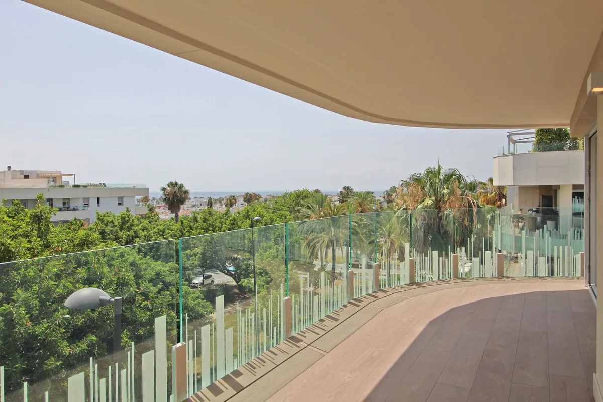 eef160eb-a009-442d-aab4-5bb07e5b3211